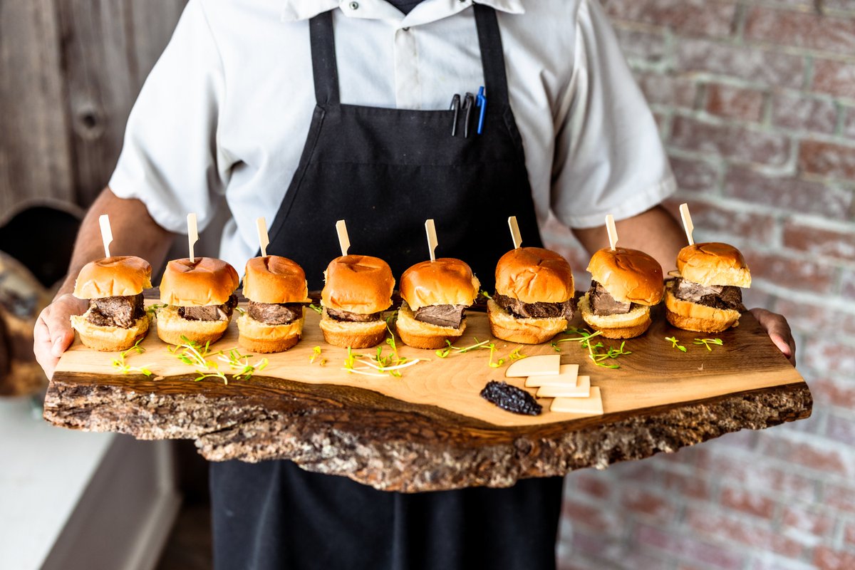 Hey <a href="/OverDrive1050/">OverDrive</a> if the boys are ever in need of some fresh catering, we may be able to help 👀 We can deliver to their homes as well! <a href="/HayesTSN/">Bryan Hayes</a> <a href="/odognine2/">Jeff O’Neill</a> <a href="/jamiemclennan29/">Jamie McLennan</a>
