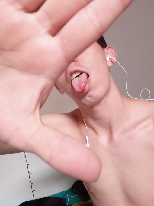 A quien le doy una mano? :v https://t.co/idpJM5HyWW<a href="/tag/cruising"class="tags"><span>#cruising</span></a><a href="/tag/chimba"class="tags"><span>#chimba</span></a>