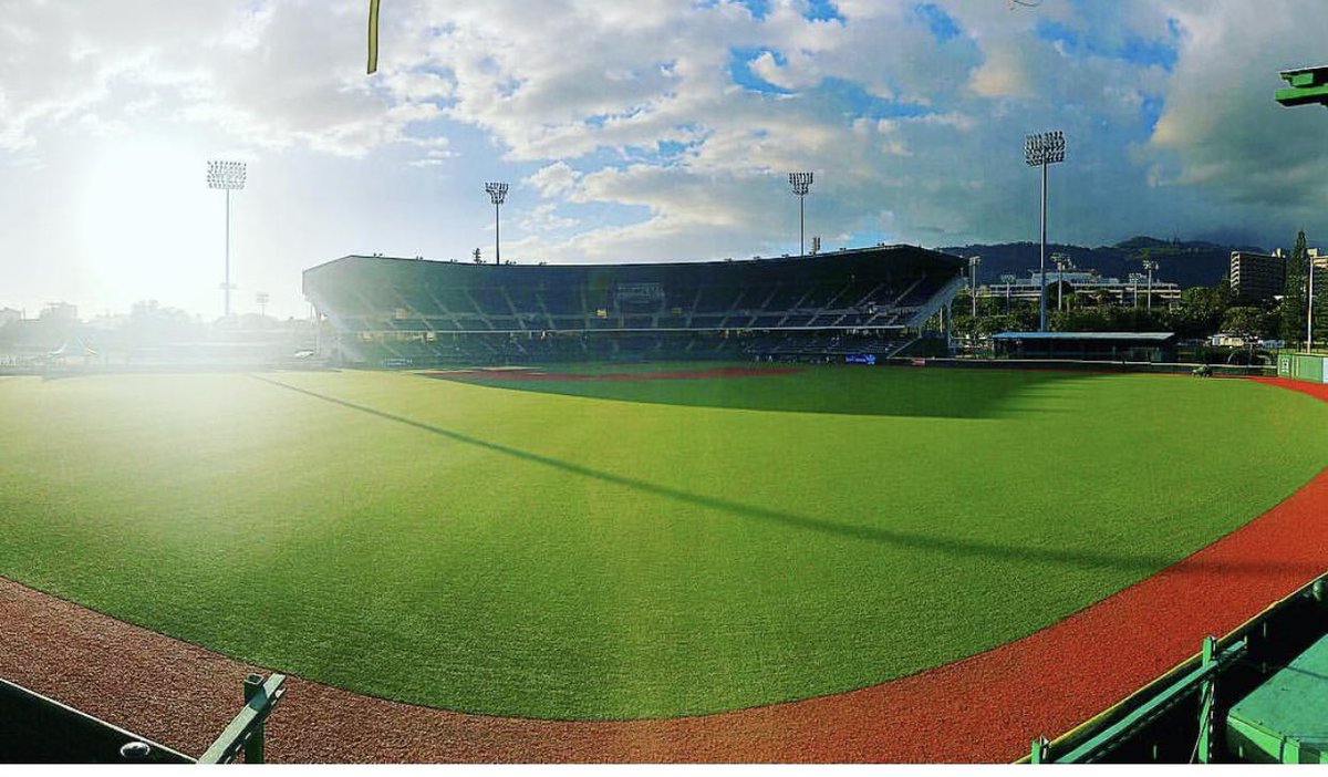 archdaddeh24's tweet photo. Very thankful for my time at Georgia Tech. But extremely excited to officially be headed to the University of Hawaii at Manoa to pursue a Master’s Degree and play baseball for another year!! #GoBows https://t.co/eWMTip31PY