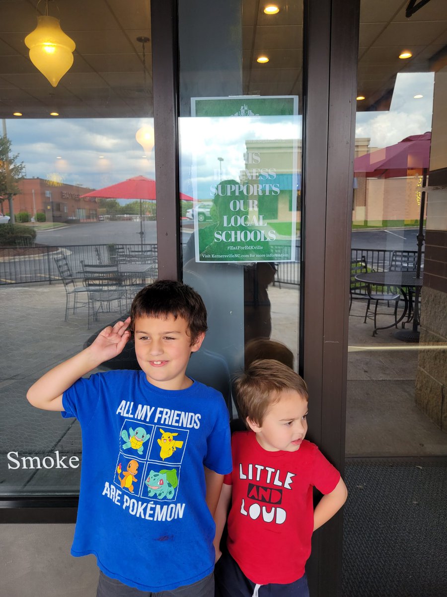 treblemaker90's tweet photo. Picking up an early dinner at The Loop for #EatingforEducation @SedgeGardenES @kvillechamber21 https://t.co/JMjH5iwpRJ