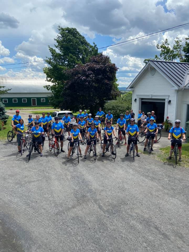 Plus de 85 000 $ ont été recueillis dans le cadre du défi On bouge pour la Fondation St-Hubert 🙌🏼

MERCI aux nombreux participants, à tous nos partenaires, ainsi qu’à tous les généreux donateurs. 

Ensemble, nous redonnons le sourire aux familles💛