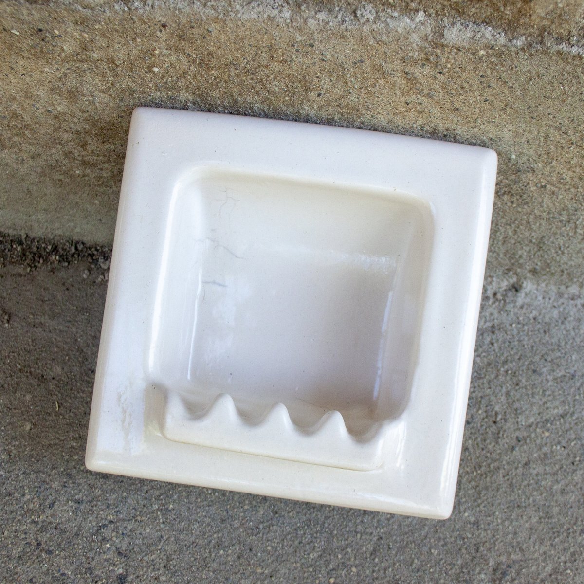 FOR SALE on #etsy: French Mid Century Vintage 1950s/60s White Ceramic Recessed Soap Dish Wall Encased Bathroom etsy.me/2TaRTGt #whitesoapdish #frenchvintage #bathroomfixtures #bathroomfittings #vintagebathroom #mcmbathroom #TimeCapsuleBathroom #RecessedSoapDish