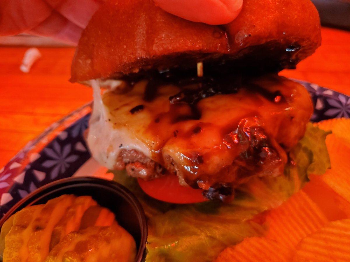 maninnky's tweet photo. @CincyBurgerWeek
@turfclubcincy
#CincyBugerWeek
The best burger this week! https://t.co/3oWaWL1npM