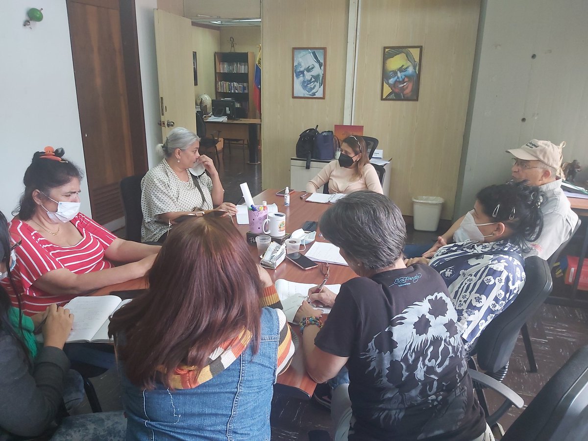 #EnFotos|Reunión de trabajo con los equipos de DGIFD, Cenamec y la Rectora de <a href="/SomosUnem/">SOMOS UNEM</a> Belkis Bigott Articulación del Sistema Nacional de Investigación y Formación del Magisterio Venezolano con la UNEM para la formación y actualización continua de los docentes.
<a href="/eduardopiate2/">eduardo piñate</a>