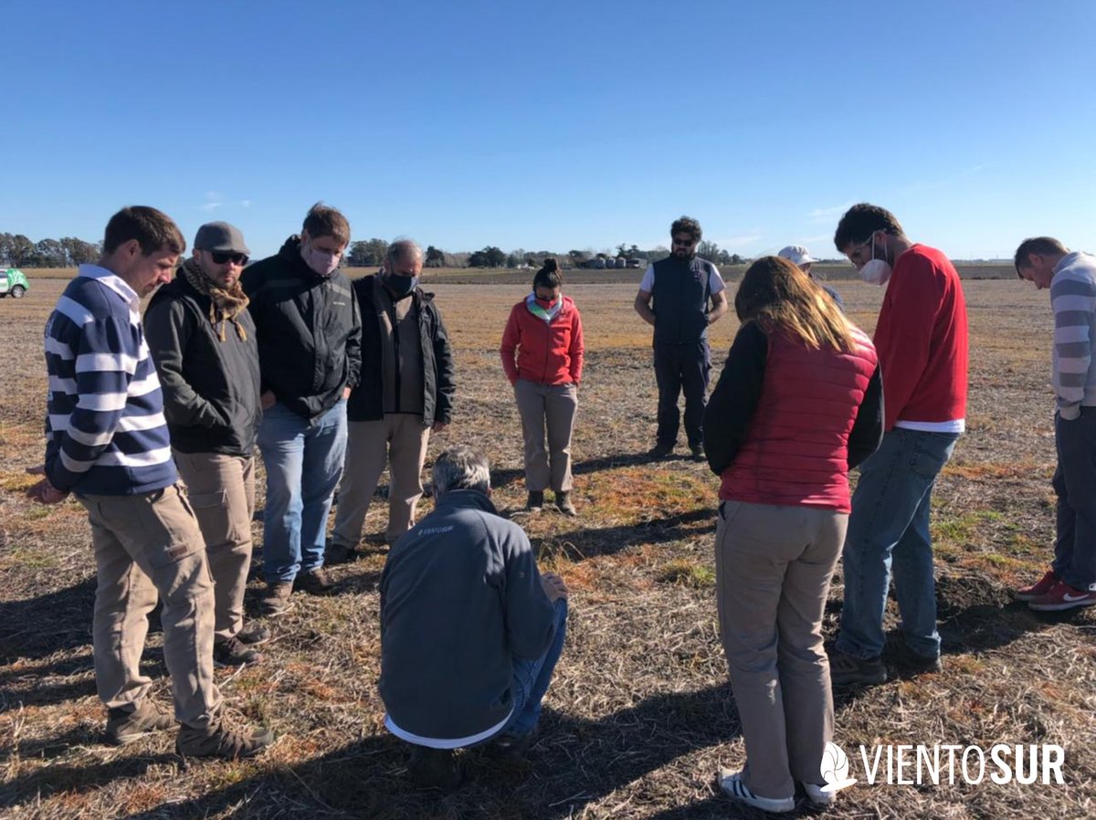 VientoSurAgro's tweet photo. Gracias a @MUnmdp por invitarnos a aportar la mirada desde el lote de #AplicacionesDirigidas para los ensayos que se están realizando con Weed It Quadro junto a @geosistemassrl y Mecanización de la Universidad Nacional de La Plata https://t.co/V8imUnrIlz