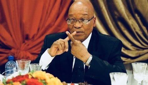 Izwe lakwa Zulu lahamba mhla kuthiwa amakhosi awaholelwe uhulumeni we ANC namuhla kuthiwa u Bayede mele kube nomholo wanyanga zonke Awuthola kuhulumeni. Awukwazi ukuphikisana nomuntu ekondla ngisho usukhala izinyembezi zegazi 😒🤔