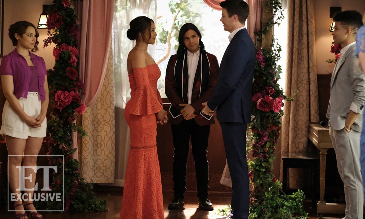 leanneaguilera's tweet image. After years of me pitching this idea to @candicepatton, Grant &amp;amp; the rest of @CW_TheFlash team, I can't believe I'm FINALLY getting to break this news!

#TheFlash First Look: Barry and Iris #WestAllen Will RENEW THEIR VOWS in Season 7 Finale! (Exclusive)
etonline.com/the-flash-firs…