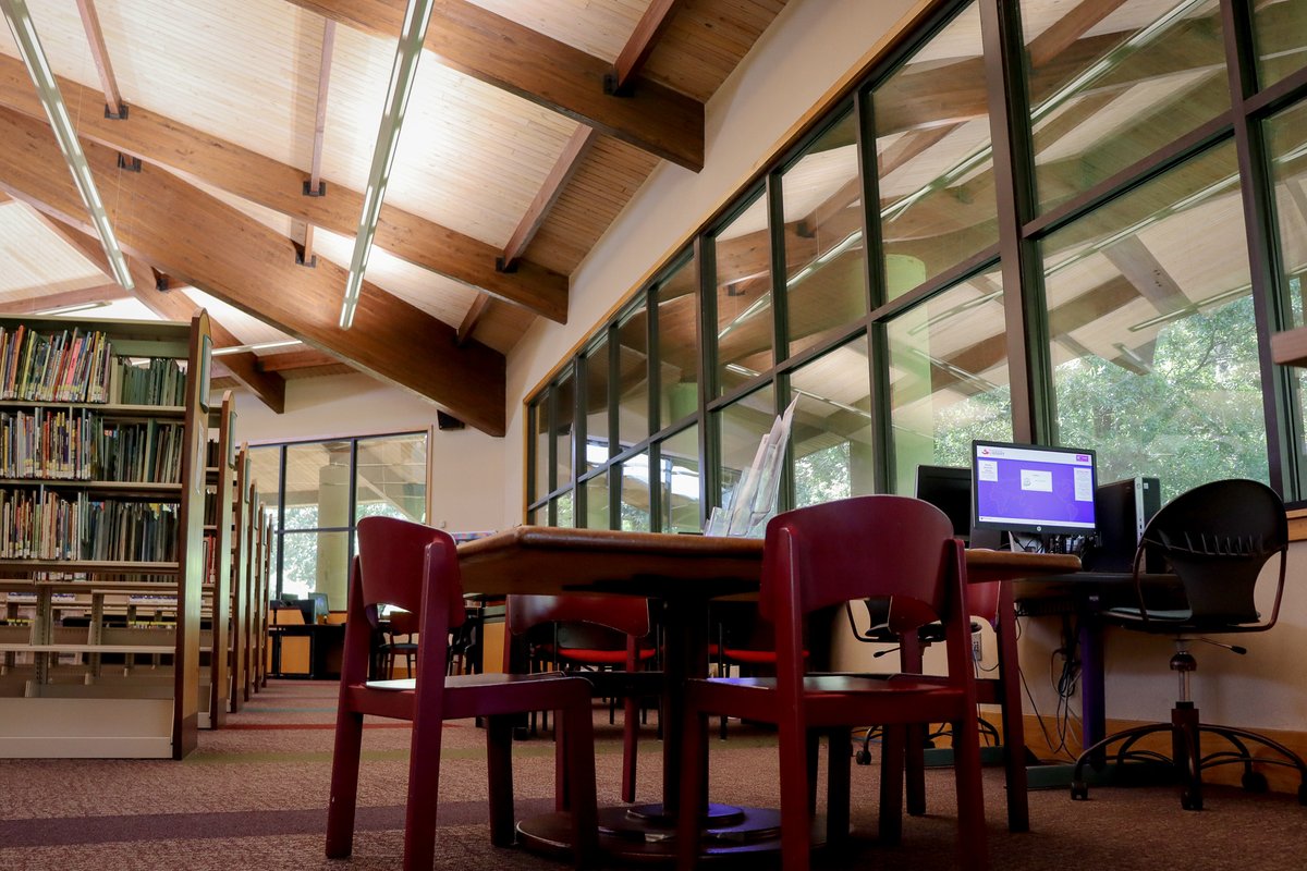 shrevememorial's tweet image. We ❤️ this view from the David Raines Branch! Talk about a peaceful place to study or read.

#ShreveMemorialLibrary 
#LibraryViews