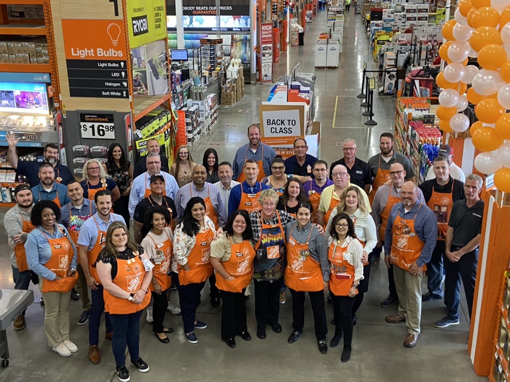 Amazing day at store 1937 Team Schererville! Thank you for such a GREAT day! This team is extraordinary! 🧡🧡🧡