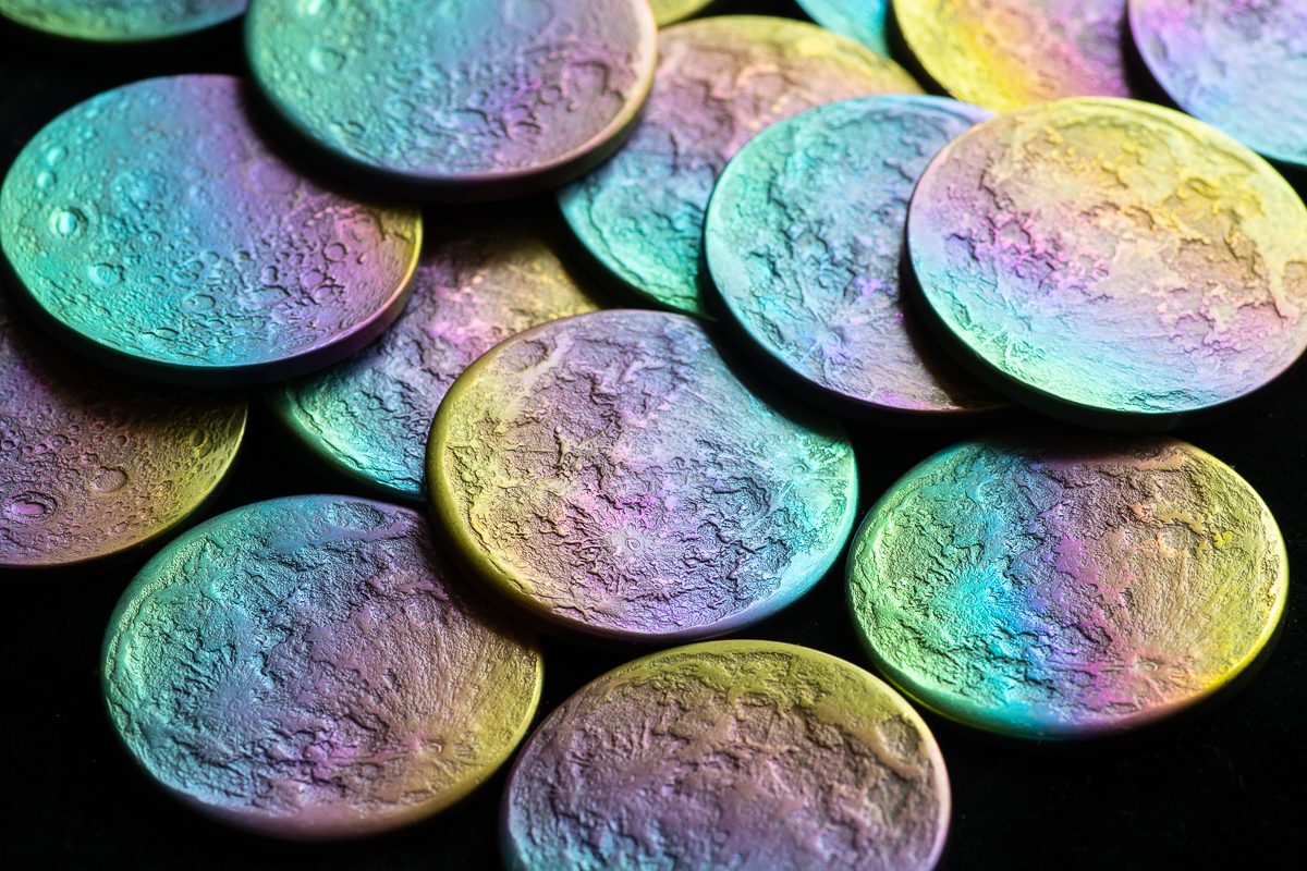ShirePostMint's tweet photo. Just got handed these beauties from the shop! We're restocked on Rainbow 1.5" Super Moons!
As always, for each rainbow moon sold we'll donate $5 to @luciesplace_ar who serve unhoused LGBT youth in central #Arkansas.
❤️🧡💛💚💙💜 
#rainbowmoon #mooncoin https://t.co/c09p15tswP