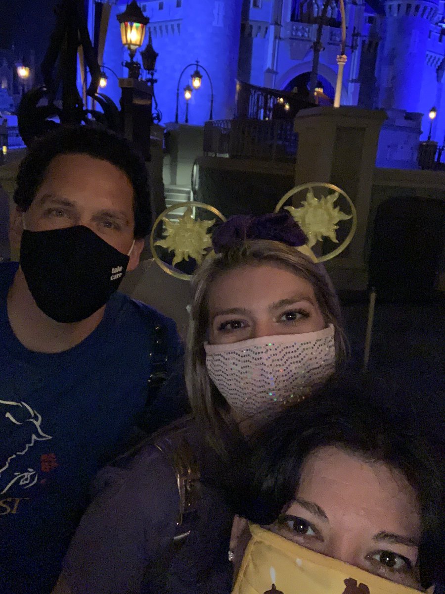 BlockHeadGemini's tweet photo. @DisMomKnows New Years Eve 2020 https://t.co/nSLOe43T0v