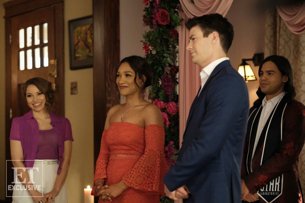 GrantGustinBRA's tweet photo. Finalmente vem aí! A ET liberou com exclusividade imagens de Barry e Iris renovando seus votos de casamento no episódio 7x18 "Heart of the Matter, Pt 2" de The Flash. https://t.co/9YAxwL8H18