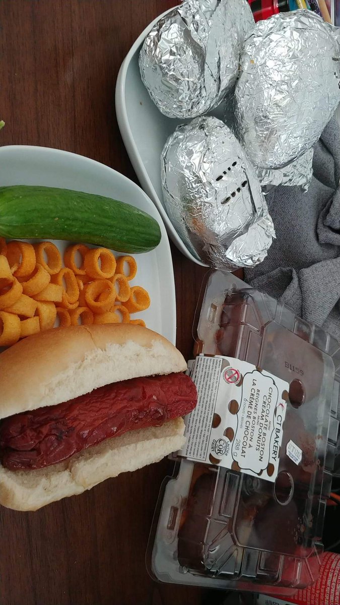 HashTagMarkW's tweet photo. Hey @ActionElite, check out my #ConAirDay feast:
Diamond Dogs
Cameron Potatoes
Garland Greens
Baby-Os
Duncan Donuts Milloy https://t.co/LeQwHpkEEz