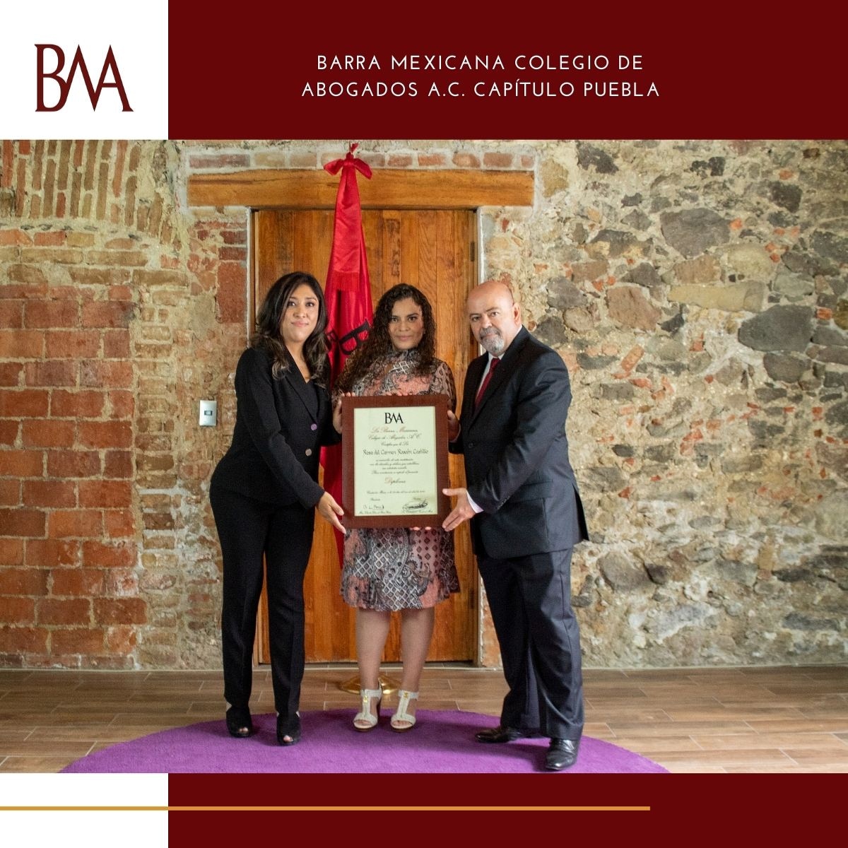 ¡Bienvenida!

Te compartimos la entrega de nuestro reconocimiento como miembro del Capítulo Puebla  de la abogada <a href="/Rosy_Rascon/">Rosy</a> de la mano de nuestra Presidenta la Dra. <a href="/NormaPimentelMx/">Dra. Norma Pimentel</a>  y el Vicepresidente el Mtro. <a href="/raulhdza/">RAUL H ARGUELLES</a>