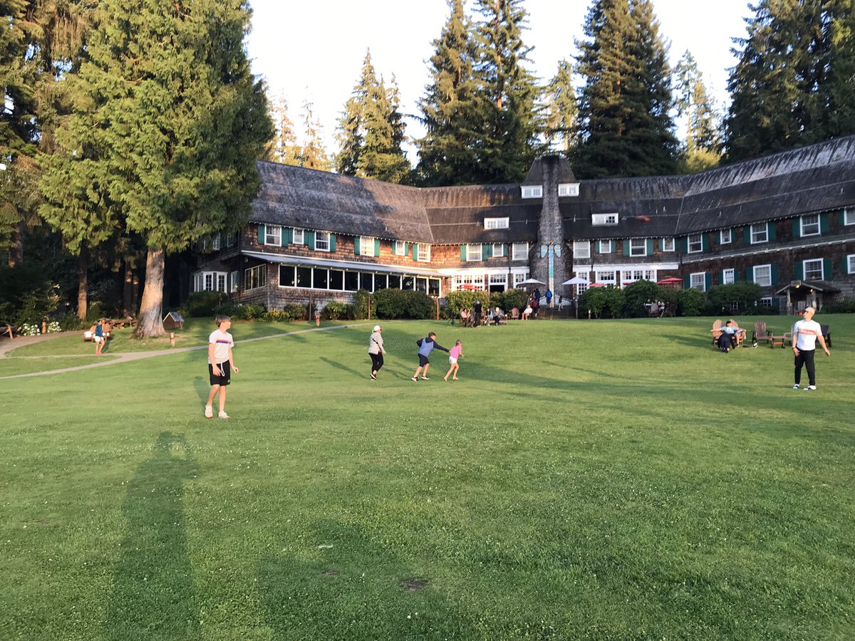 ShannonODKOMO's tweet photo. Nice mini #WAcation to the @olympicforest. The Lake Quinault Lodge was spectacular, the Hall of Mosses was mossy, and Ruby Beach never disappoints! #SoNorthwest https://t.co/fFlROxONd8