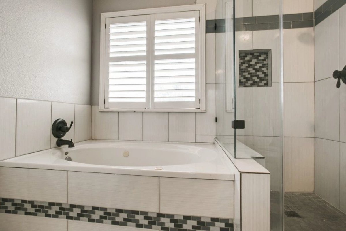 Everyone has their own preferences when it comes to master bathroom essentials. What’s most important to you: a big bathtub or a spacious shower?