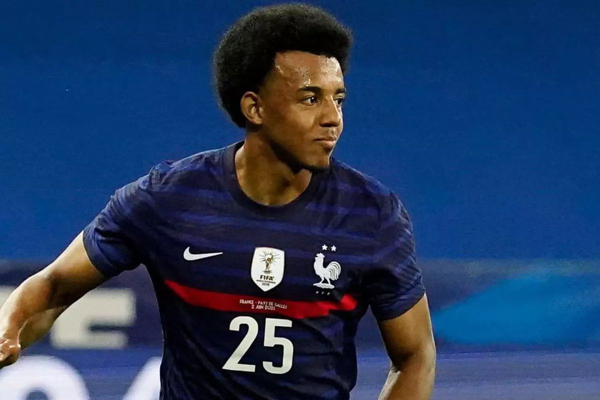 🚨 Jules Koundé aurait refuser l’intérêt des Spurs , les rejoindre n’offrirait pas un tremplin à sa carrière , il attendrait l’intérêt de club de PL plus prestigieux : Chelsea , Liverpool , MU 
( <a href="/marca/">MARCA</a> )