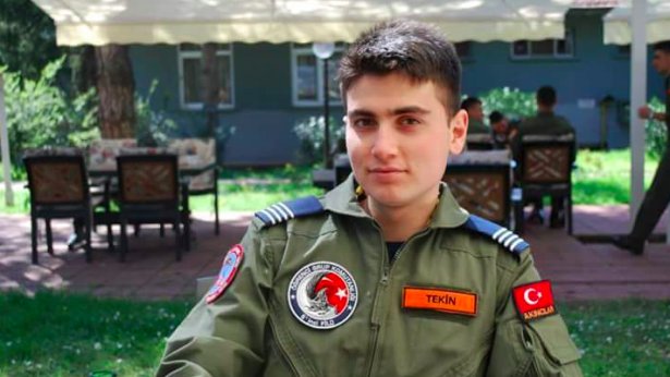 #15Temmuz günü, Boğaziçi Köprüsü'nde, 'boğazı kesilerek' katledilen Hava Harp Okulu öğrencisi Murat Tekin'i saygıyla anıyoruz