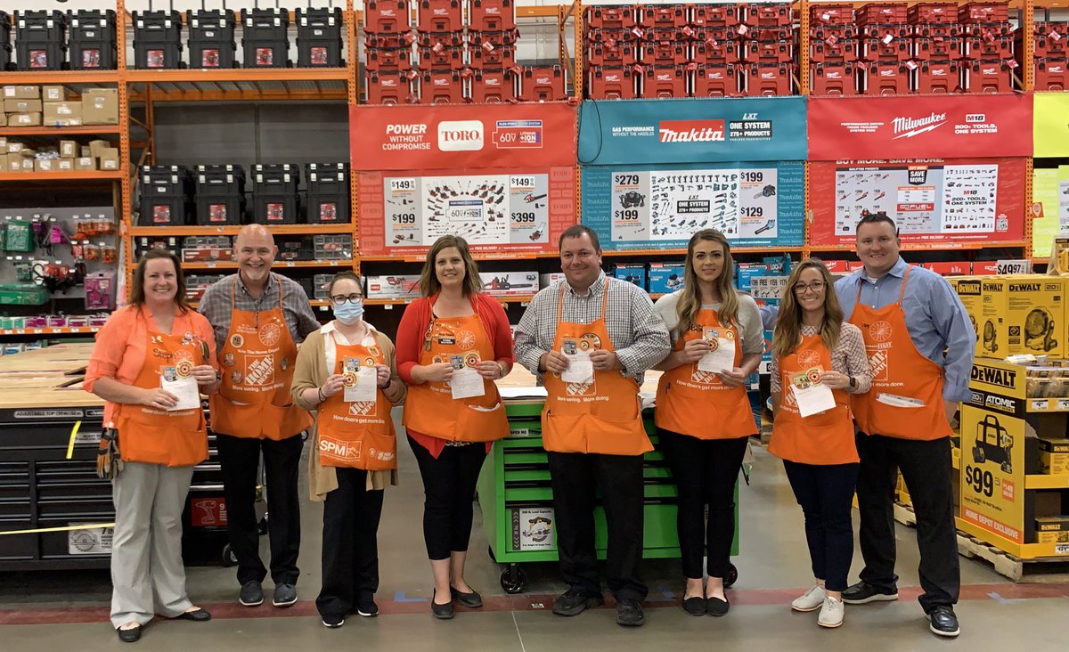 These great leaders were recognized during our RVP walk today! Awesome job and thank you for all the time and effort you put in to making this day happen. #2205WestPride <a href="/RauschRose/">Rose Hanrahan</a> <a href="/DanielMooreTHD/">Daniel Moore</a> <a href="/CampSweenScott/">Scott Sweeney</a> <a href="/JohnnyTBush/">john</a> <a href="/Cody_D259MAPM/">D259 MAPM Cody</a>