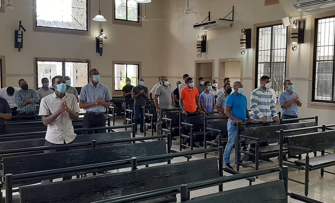 LlamadaRd's tweet photo. Durante esta actividad, primero iniciamos con la Santa Misa, posteriormente compartimos un almuerzo, después, pasamos a la presentación general, en especial para conocer a los nuevos seminaristas que pasan del Pre-filosofado a 1ro de Filosofía en el #spsta y luego, https://t.co/54RxJjCLJD