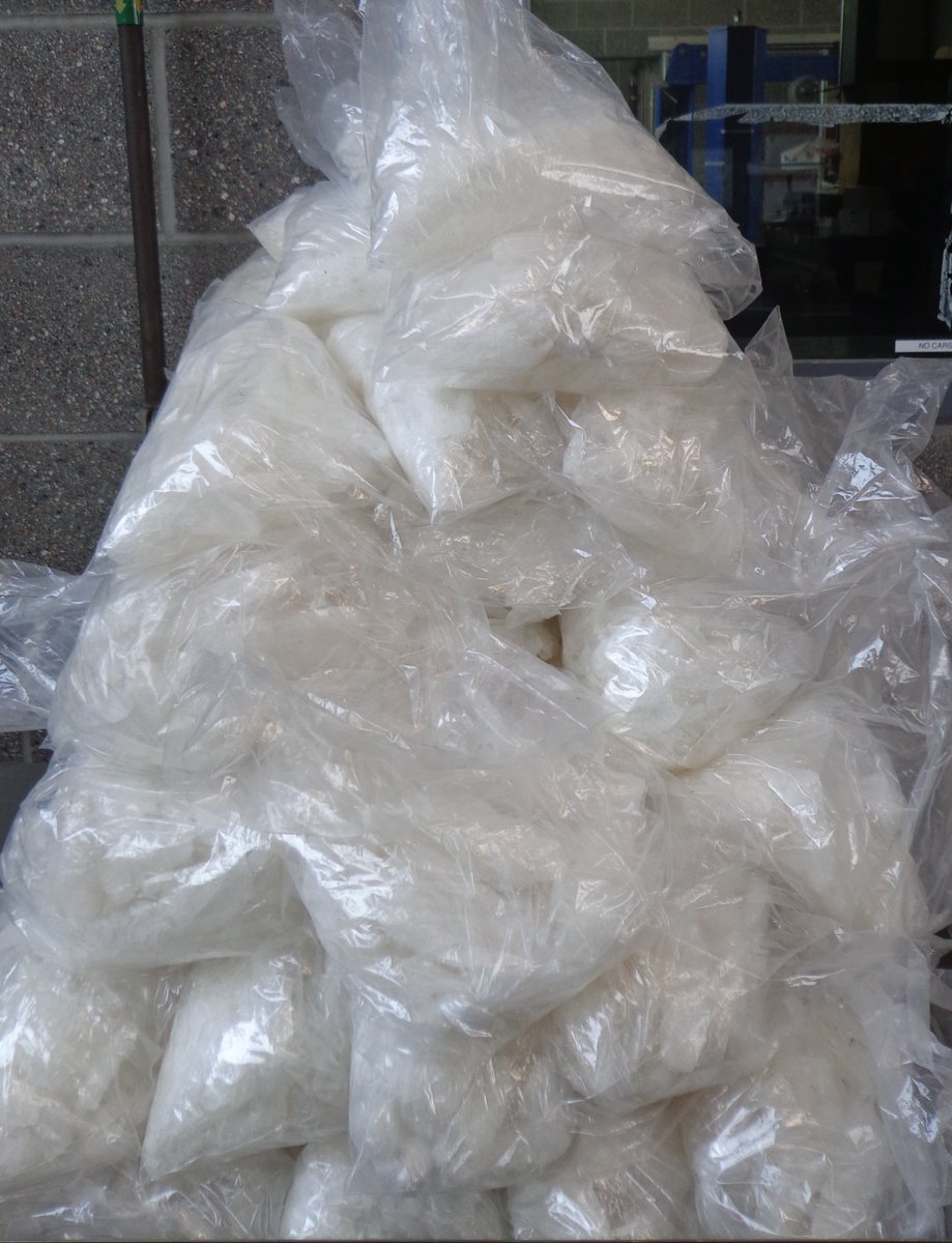 DFOSanDiegoCA's tweet image. Fantastic work by @CBP officers at the #SanYsidro Port of Entry! A female was referred for further inspection after a K-9 alerted to the vehicle while waiting in line. 121 lbs. of meth was discovered and extracted from various areas of the vehicle. #CBP #PawsomeJob