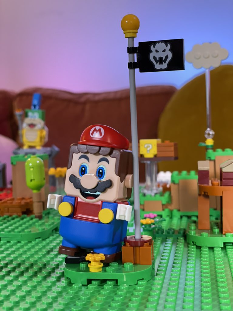 Spent my weekend unboxing and building the #LEGOSuperMario sets sent to me by @LEGO_Group ! LEGO Mario actually lights up and can interact with the level you build 🤯 #LEGOPartner #sponsored watch the video here! 
👉🏼 youtu.be/YyC4JJluPTw
