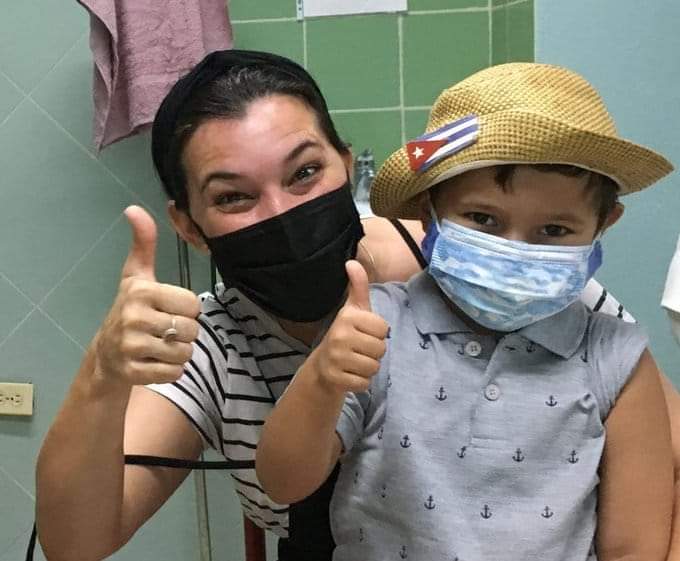 Port3Network___'s tweet photo. Una noticia excelente: #Cuba 🇨🇺prevé comenzar en septiembre la vacunación contra la #COVID19 en niños y jóvenes menores de 19 años, dijo el Primer Ministro @MMarreroCruz en la @mesaredondacuba 
#CubaSalvaVidas 
📸 @FinlayInstituto https://t.co/W5m0gTAe45