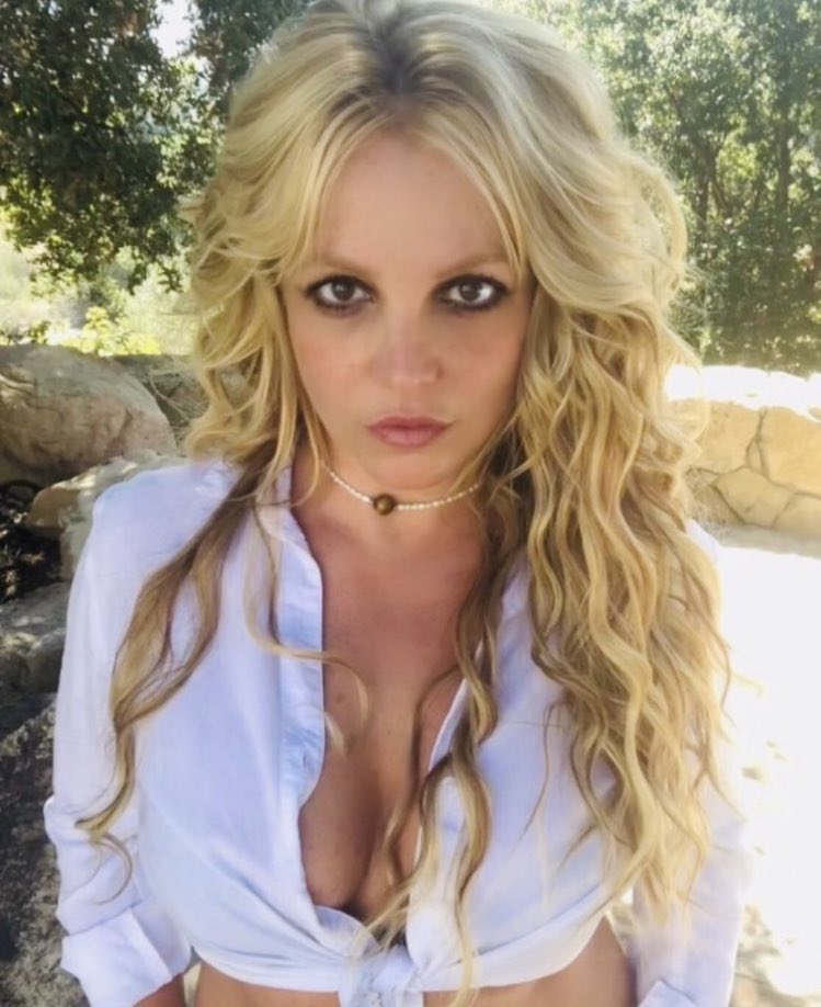 tracklist tweet picture