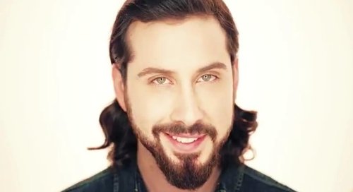 TheBassophile's tweet photo. 。
  ｏ
    ○
╭◜◝  ͡  ◜  ͡  ◜◝ ◜  ͡  ◝ ◜ ╮ 
(      @Avi_Kaplan 💚     )    
╰◟◞  ͜  ◟◞◟◞  ͜  ◟◞  ͜  ◞ ╯ https://t.co/RWLx5RwK3N