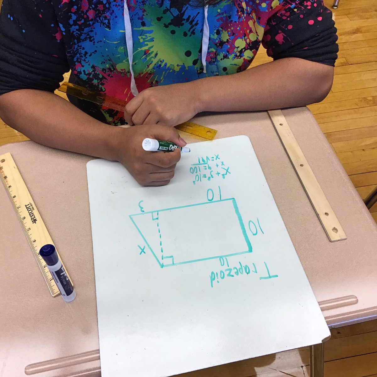 Amundsen_HS's tweet photo. Ms. Bravo-Gonzalez is teaching a geometry class. Today’s lesson is learning how the measure the inside angles of different shapes. https://t.co/QhfqZj34JP