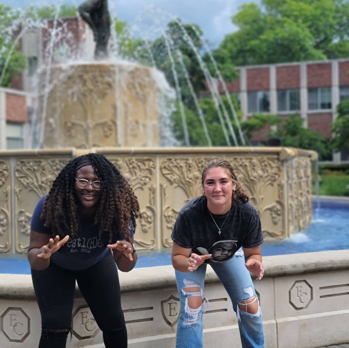 GriswoldCoach's tweet photo. PUMPED to have 4 of our 16 incoming freshmen on campus today for summer orientation.  43 days until they move in! #HardWorkWins 💪 #ecwomenswrestling 🤼‍♀️ #histroyinthemaking #SOAR 🦅 https://t.co/RXT8zDrfJp