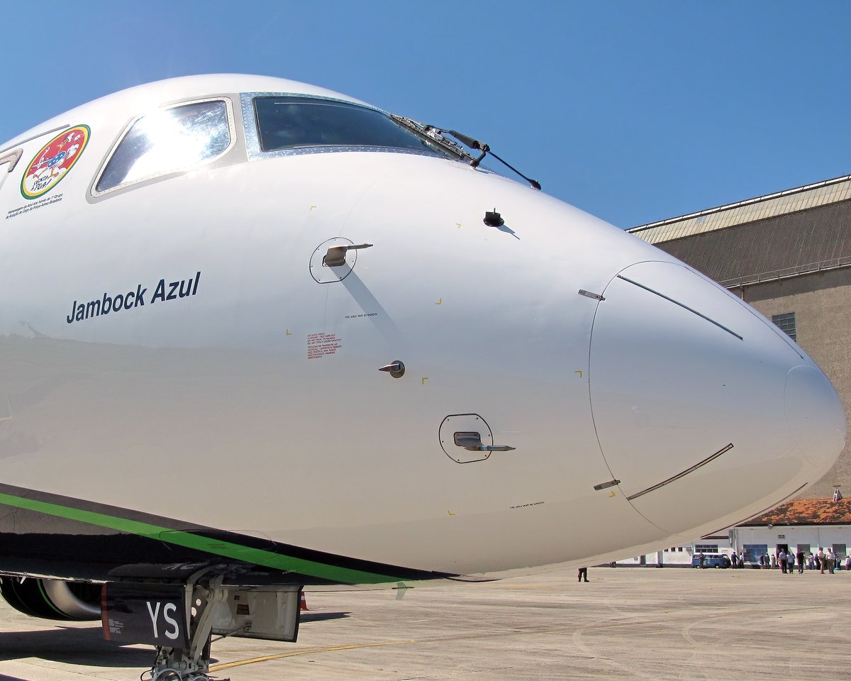 sentandoapua's tweet photo. Sentando a Pua 20 Anos: Dia da Aviação de Caça: Apresentação da aeronave Embraer 195 da Azul, homenageando o 1º Grupo de Caça, 2011

#Azul #Embraer #Jambock #GrupoDeCaça #aviaçãodecaça #EMB195 https://t.co/XUgNAbOCRz