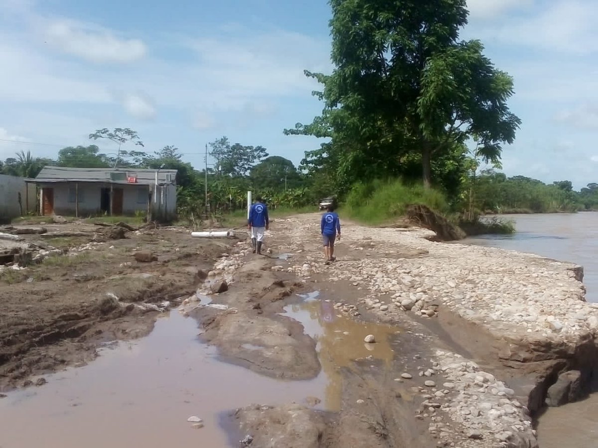 fradomart's tweet photo. #Apure sector El Ripial, La Victoria, Mpo. Páez. No más paños de agua tibia, cada año se invierten muchos recursos en costales con arena para tratar de impedir las inundaciones sin resultados efectivos, Desde la Gobernación impulsaremos programas serios que garanticen Soluciones https://t.co/g8I5OZ3niA