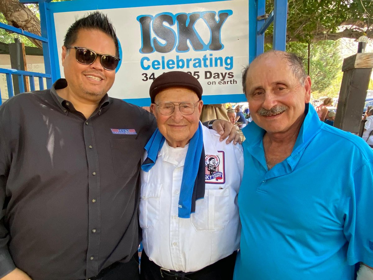 RacecarEng's tweet photo. A very Happy 100th Birthday to 'The Camfather' Ed Iskenderian, one of the true pioneers of our Performance & Racing Industry! #TheCamfather #EdRocks #happybirthday #racingpioneer #RacingRoyalty https://t.co/Qaue1ewqlh