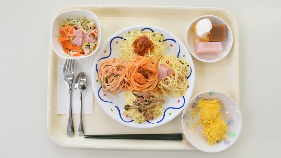 陸上自衛隊 松戸駐屯地 松戸駐屯地食堂メニュー 今回紹介するのは 自粛生活応援の疲労回復メニュー 麺麺バイキング です ホテルランチに出かけた気分で好みのパスタを選べるようにしたところ隊員にとても好評でした 松戸駐屯地 食堂メニュー