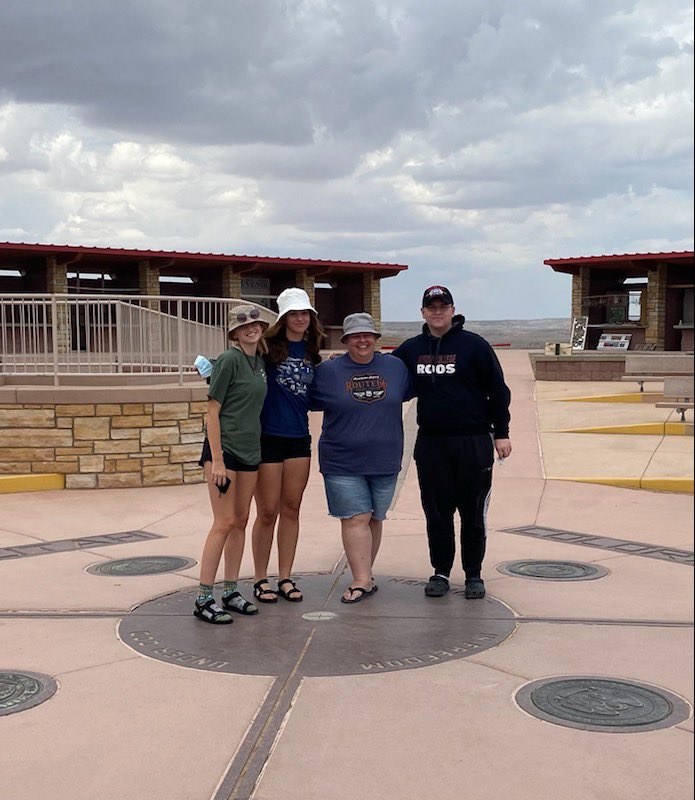 KathyMom2four's tweet photo. National Park Side Trip: Four Corners Monument!!
#RoadTrip2021
#LoveMyKids
#MissingMadison
#NationalParks https://t.co/rRFNDGgRWQ