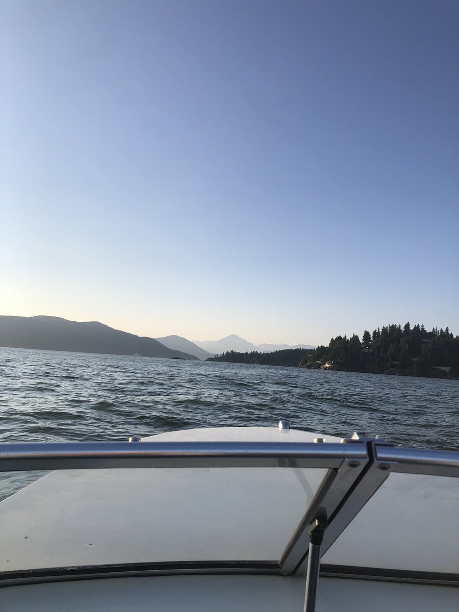 EM203MAbbas's tweet photo. @GIBoatRentals just out here living life https://t.co/0z8WegqW4x
