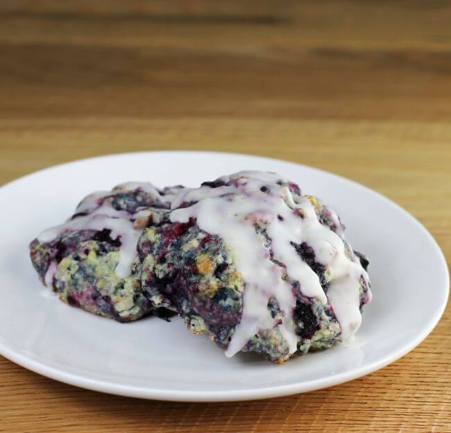 Black raspberry scones, nothing better than a fresh scone for breakfast! wordsofdeliciousness.com/black-raspberr…