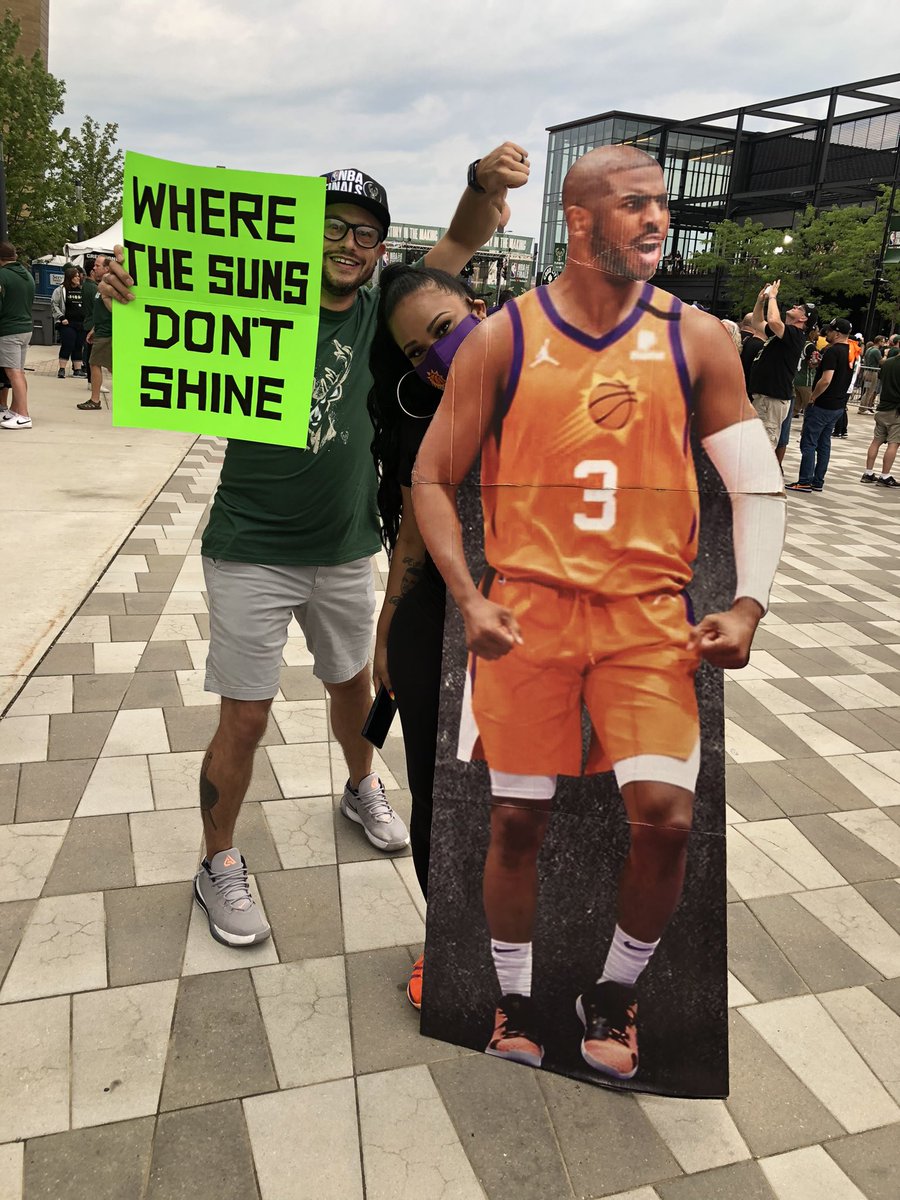 RealAbstract's tweet photo. @Bucks #fearthedeer 

@FiservForum Where the @suns don’t shine. https://t.co/vMVJoer6Nr