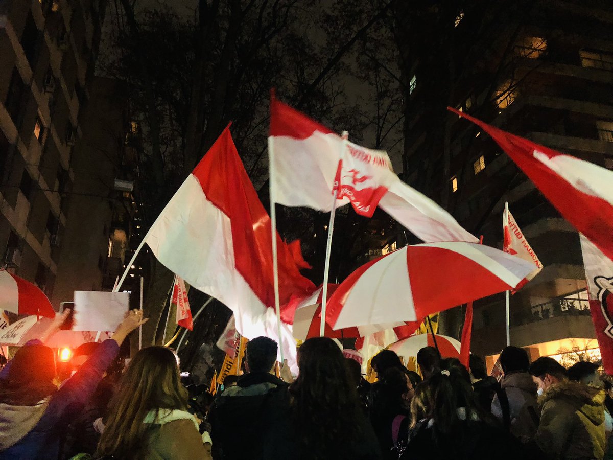 jradicalcaba's tweet photo. 🇵🇱 Desde la Juventud Radical repudiamos las graves violaciones a los DD.HH. del pueblo cubano🇨🇺. No hay acción más inhumana y cobarde por parte de un Jefe de Estado que la de convocar a sus simpatizantes a luchar contra su propio pueblo. Abrimos hilo 🧵👇🏼 https://t.co/Xk5quXGMTe