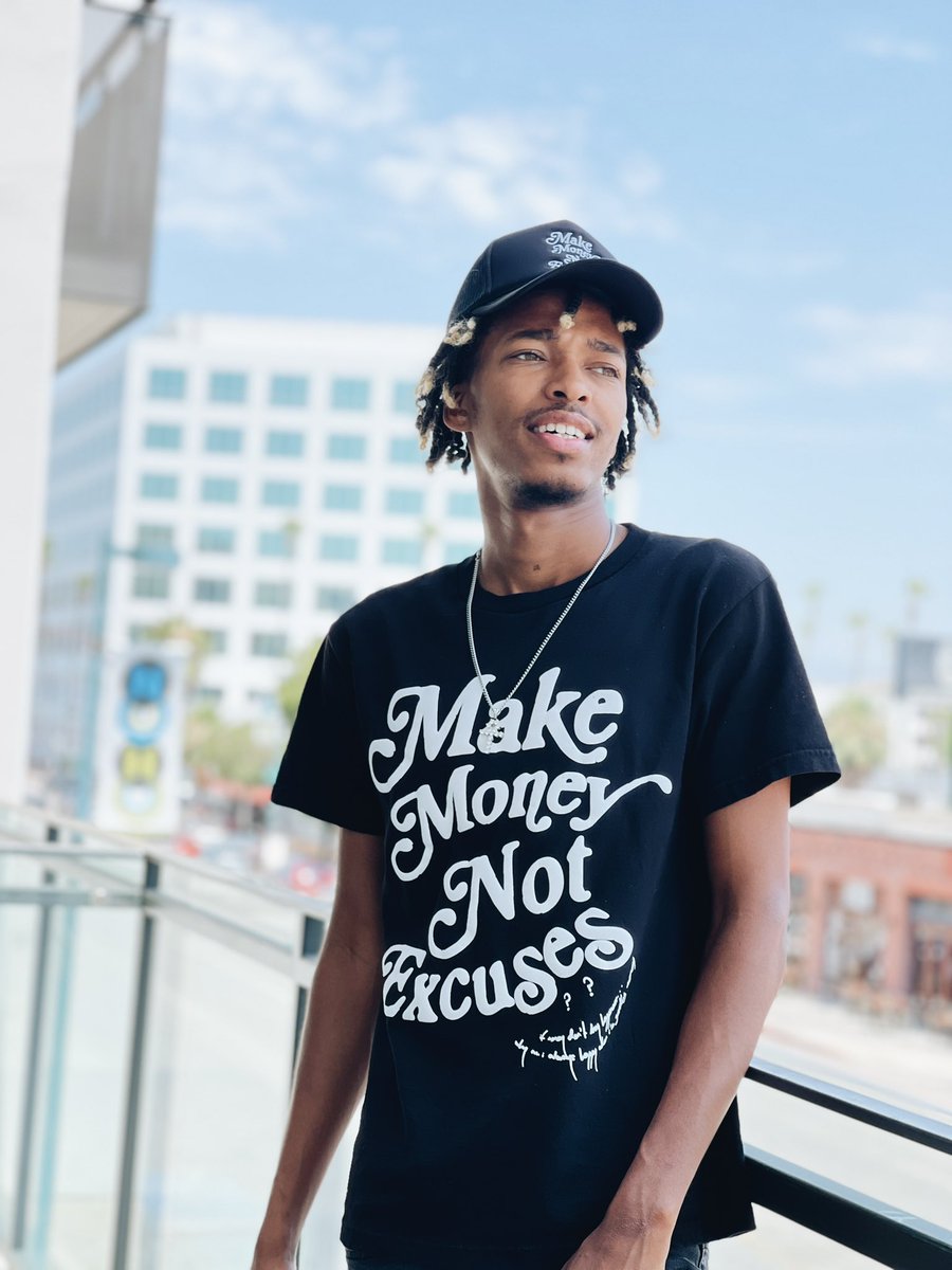 iLLTenacity's tweet photo. New “Make Money Not Excuses” Tees OUT NOW 🏆 https://t.co/nKeMDdPkak https://t.co/Ub0MXYAAHV