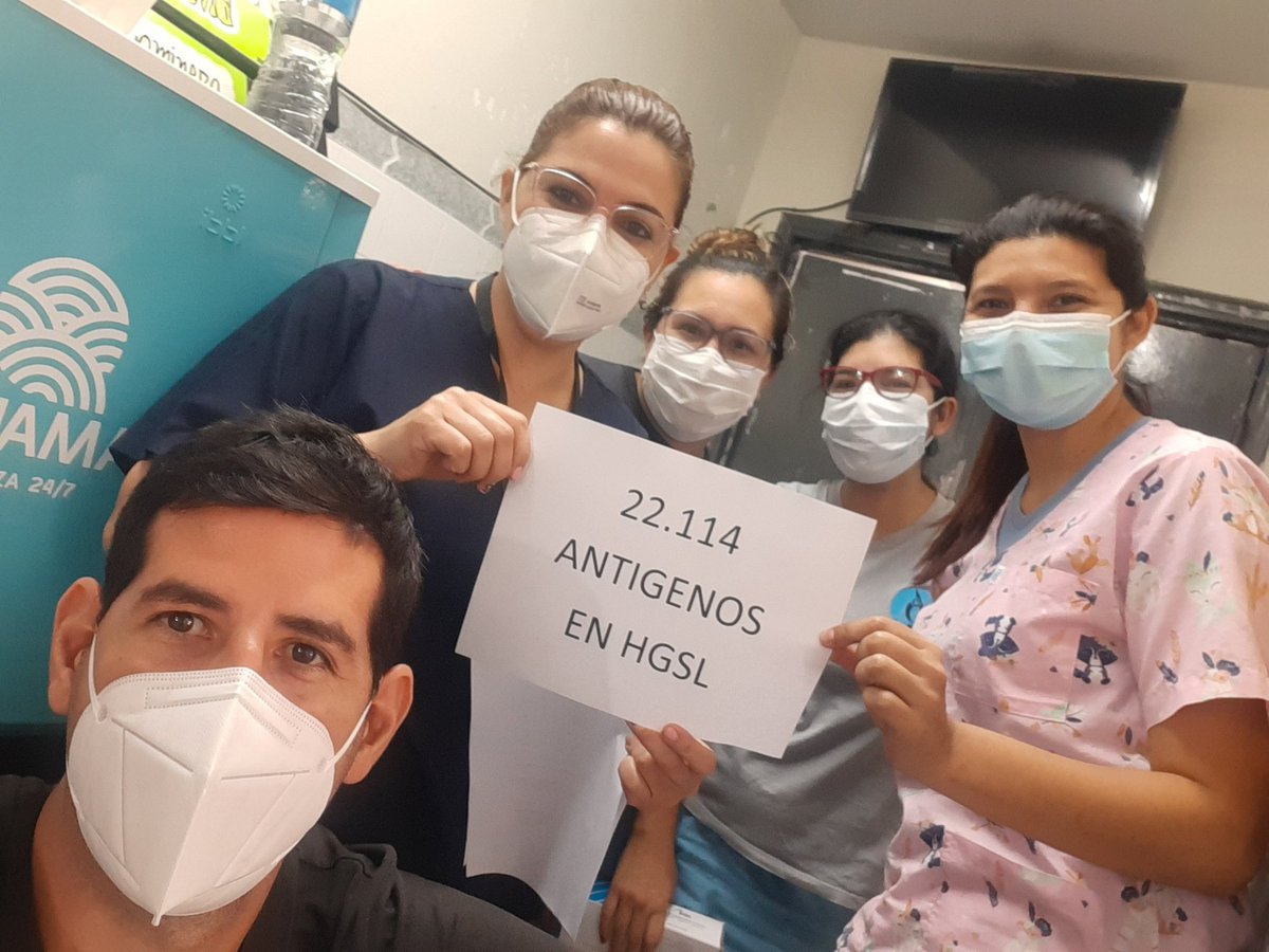 maroare's tweet photo. Efecto vacunas Señores!!! Solo 4 positivos tuvimos hoy, quise sacar un 12x1, pero no da aún,
Pero que alegriaaaa al fin un alivio para nuestros corazones en el laboratorio en HGSL,  igual festejamos los mas de 22 mil antigenos que hicimos este año🙌🤪🙏 Equipo cañón https://t.co/SEPyZ1bClE
