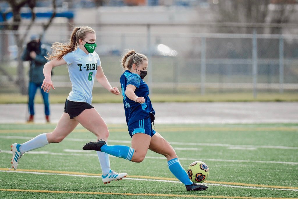 joe_chicks's tweet photo. A player who is known for creating goals in the biggest moments. Hey @LCCRedDevils @LCCSoccer Welcome @Ellieseekins from @HockinsonSoccer to the Red Devil Family!!! Let’s Go!!! https://t.co/e75nOOEwyf