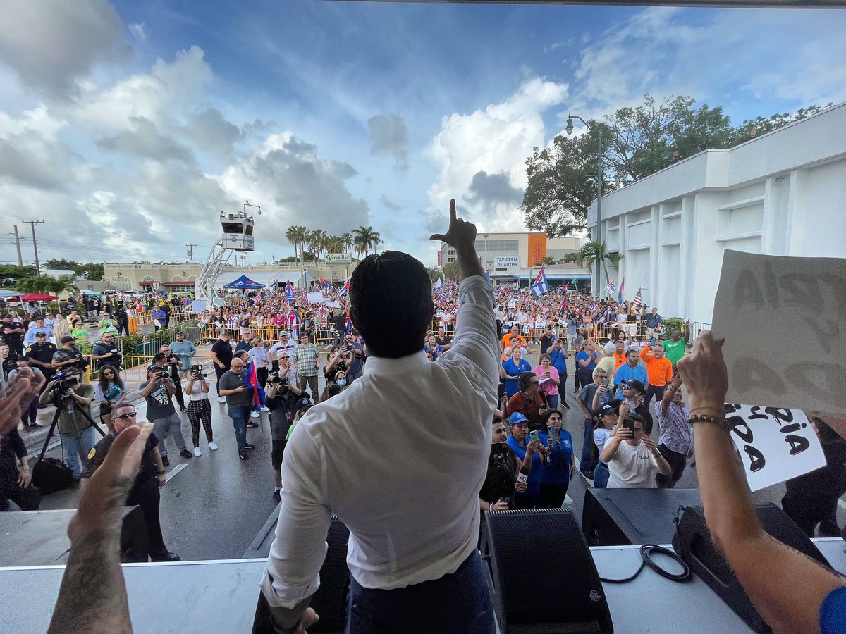 FrancisSuarez's tweet image. Libertad. 

The Cuban people are asking for freedom and as long as they are on the streets, Miami will keep supporting them. The end of the oppressive Cuban dictatorship is now #SOSCUBA