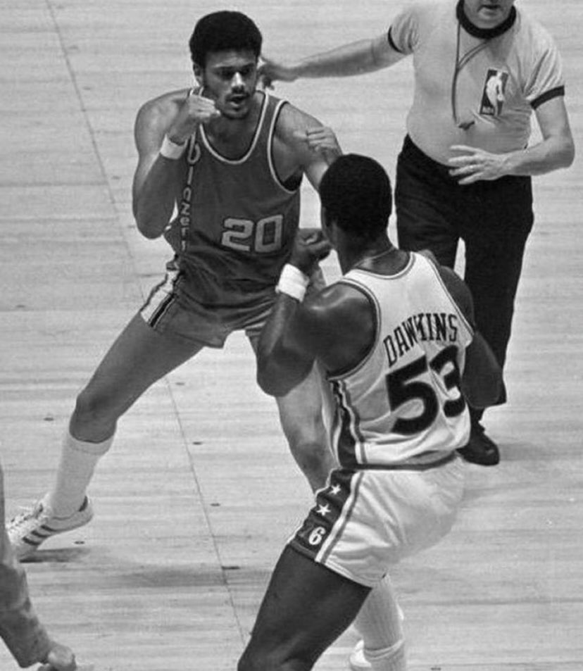 503Blazerfans's tweet photo. Maurice Lucas was an absolute OG back in the day. The stories my mom used to tell about him were awesome 

Here’s him and Darryl Dawkins throwing hands in the 1977 Finals https://t.co/NcE3YIL57G