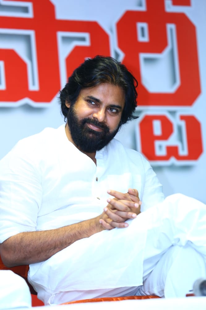 SIDDHARDH_135's tweet photo. #AdvanceHBDJanaSenani
one is not great merely when he gets recognized by others - and one doesn't become a nobody just because his talent is not widely known. 

 @Pawankalyan 
#AdvanceHBDJanaSenani https://t.co/BT7zCR9oTm
