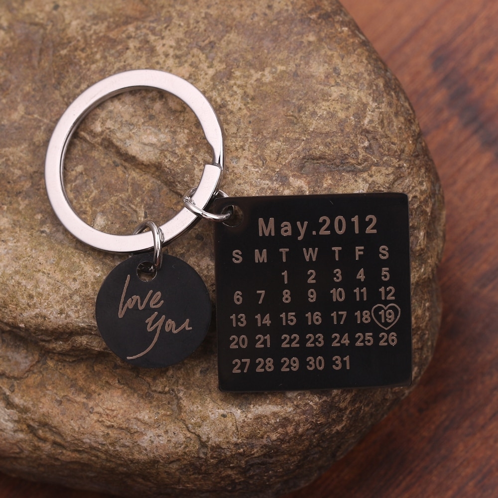 carlifehack's tweet image. #autoaccessories Personalized Love Calendar Keychain carlifehack.com/personalized-l…