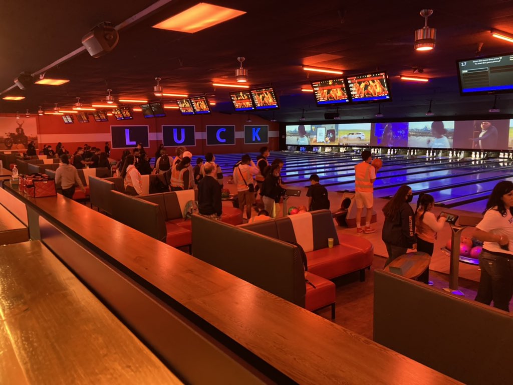 BayTech_School's tweet photo. Another great day at Camp BayTech! Today our students went bowling while enjoying pizza and arcade games 🎳🍕👾🕹

What’s your favorite summer activity?

#BacktoSchool #BacktoSchool2021 #BayTech #GoEagles @BowleroBowl #charterschool @CALcharters @FIAOakland @OaklandEnrolls https://t.co/hdok228FXO
