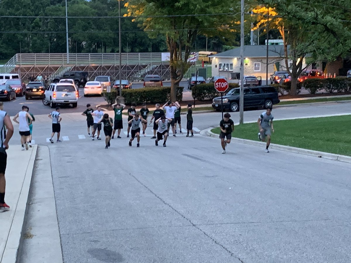 CoachRolando's tweet photo. Ah yes, finishing on ‘The Hill’ after a 2 hour practice.  This will warm the hearts of past Greenwave players. https://t.co/zDl6rqp3ko
