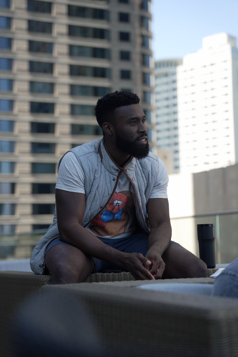 🎭 Meet Levon Rooker, his stints on screen make him the breadwinner of all the homies. Cocky? 🍆 Maybe 🌾👀🌾. Brutally honest? Absolutely. And the big brother they all need. 💪🏾

#LevonRooker #Northofthe10 #VisionCentral10 #VisionCentralCrew

<a href="/TosinMoBetta/">Tosin Morohunfola</a>